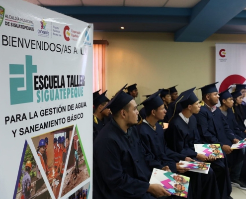 Primera promoción de la Escuela Taller Agua y Saneamiento.